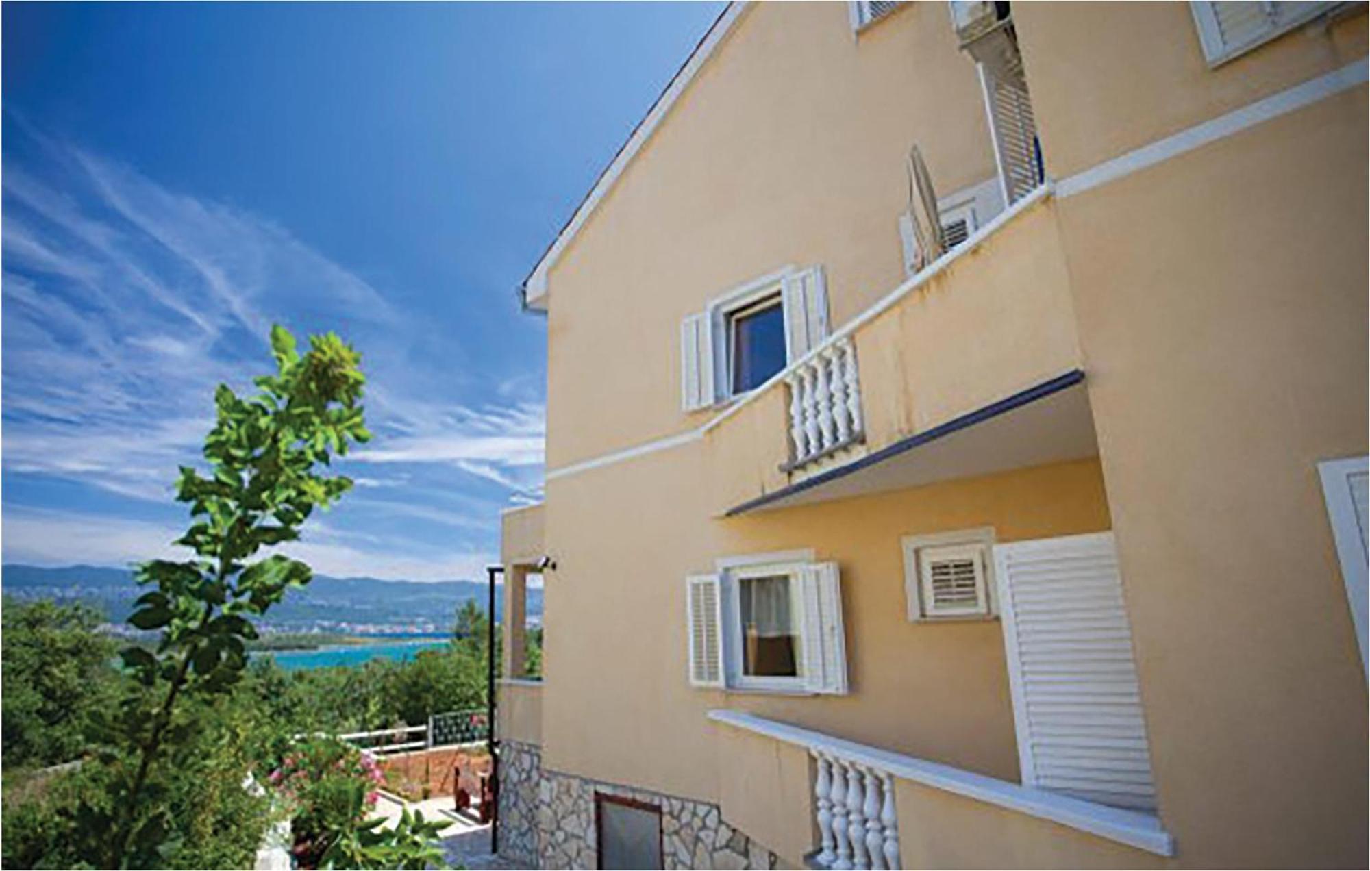 1 Bedroom Beautiful Apartment In Malinska Extérieur photo