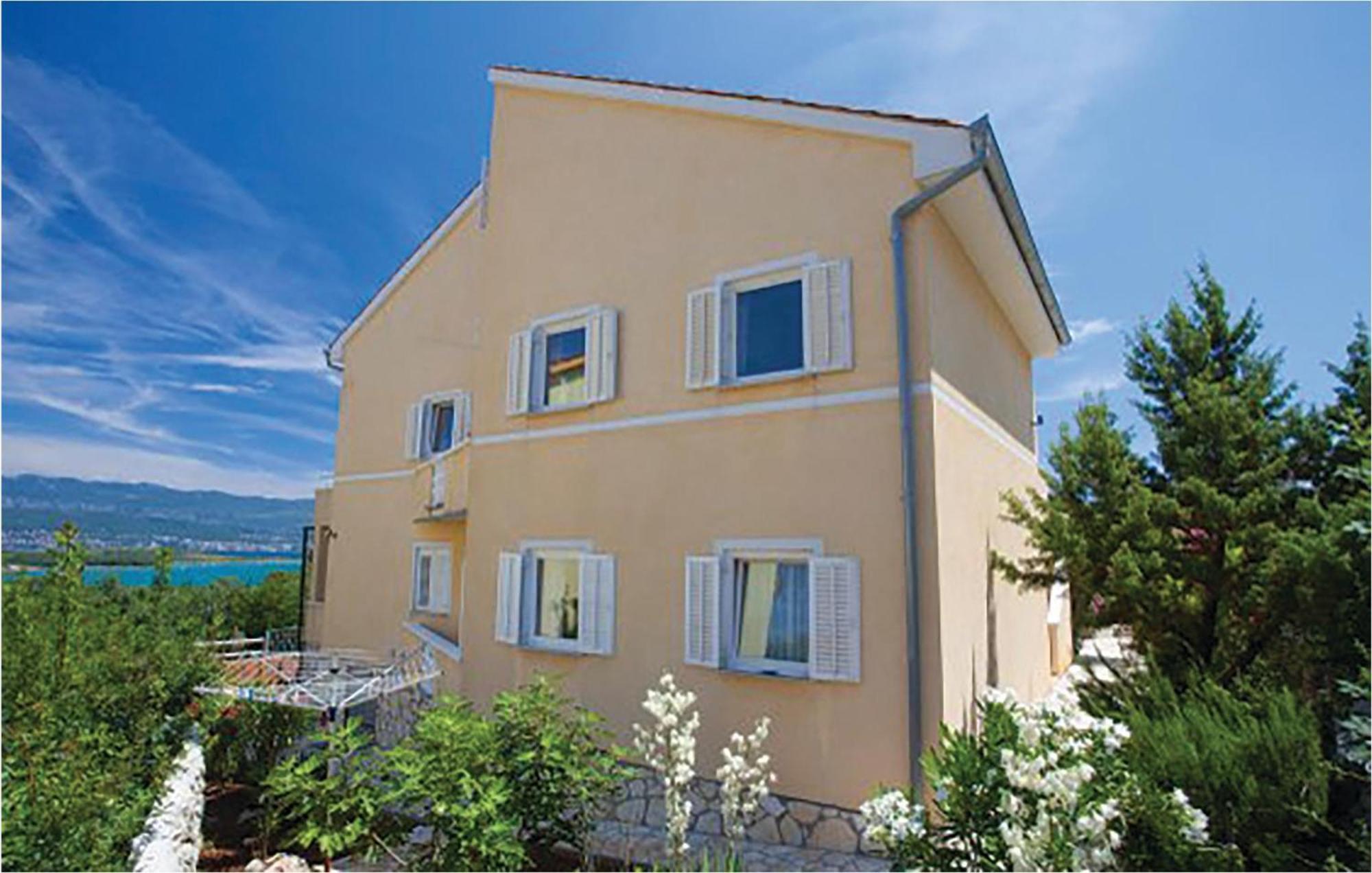 1 Bedroom Beautiful Apartment In Malinska Extérieur photo