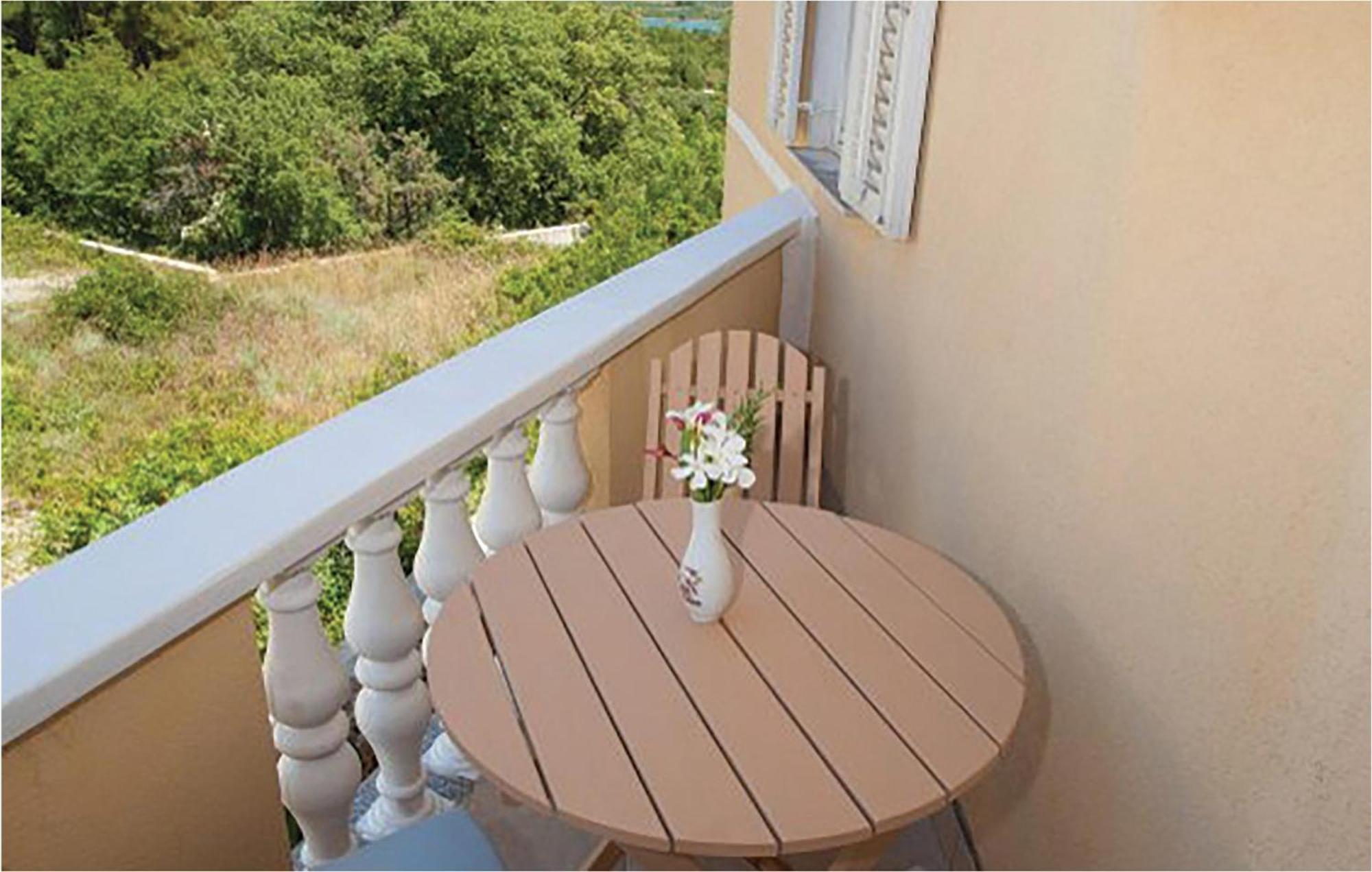 1 Bedroom Beautiful Apartment In Malinska Extérieur photo